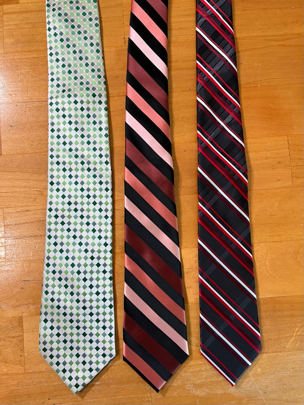 Men’s Designer Tie Lot Croft & Barrow J Ferrar Red Green Pattern Striped Ties